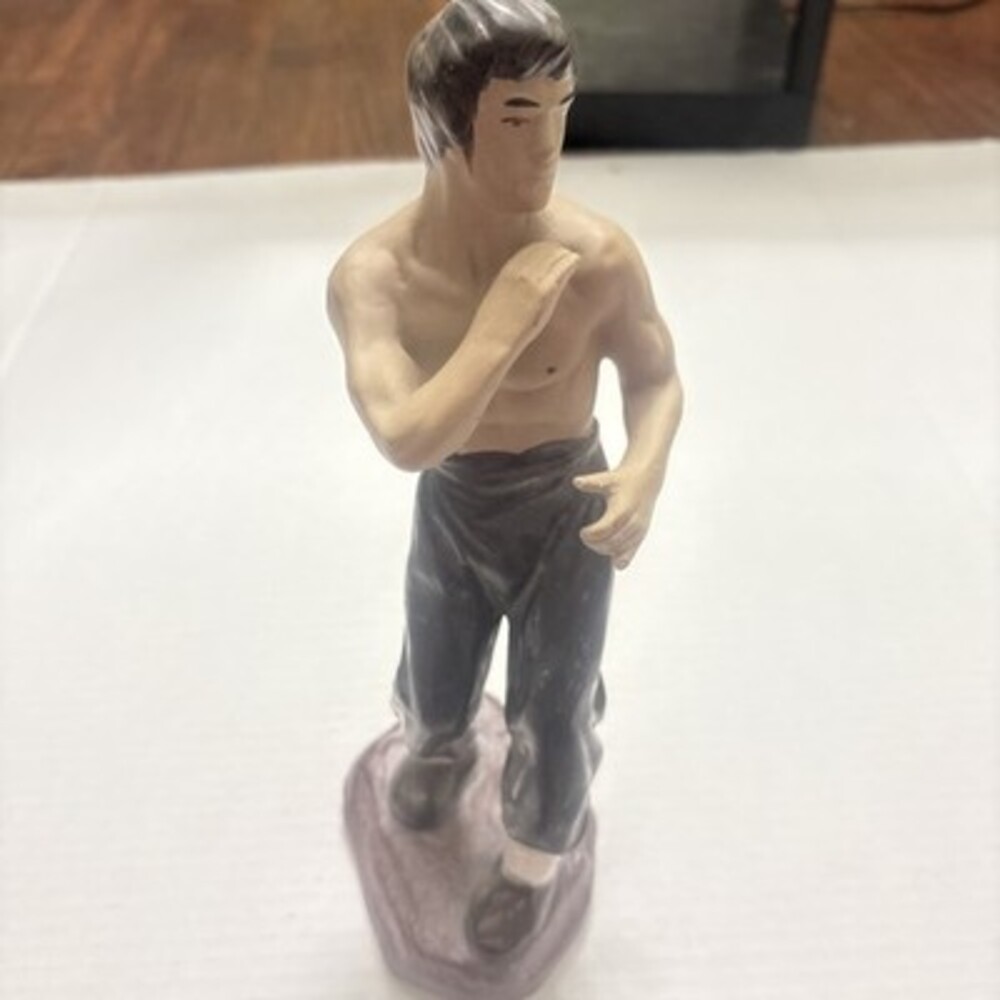 Bruce Lee 10” Statue Collectable 1960’s Vintage handcrafted matte ceramic